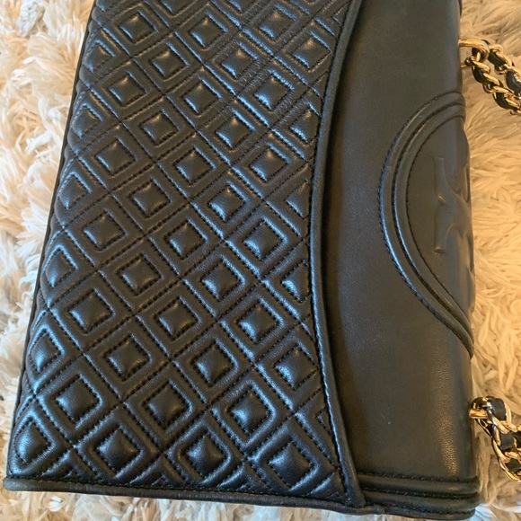 Tory Burch Fleming Convertible Shoulder Bag - Picture 15 of 16